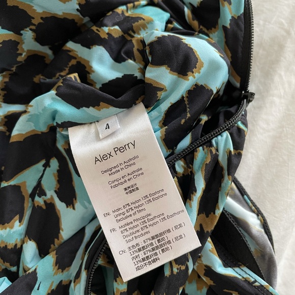 Alex Perry Long Sleeve Ruched Bodysuit in Stretch Jersey - Picture 6 of 8